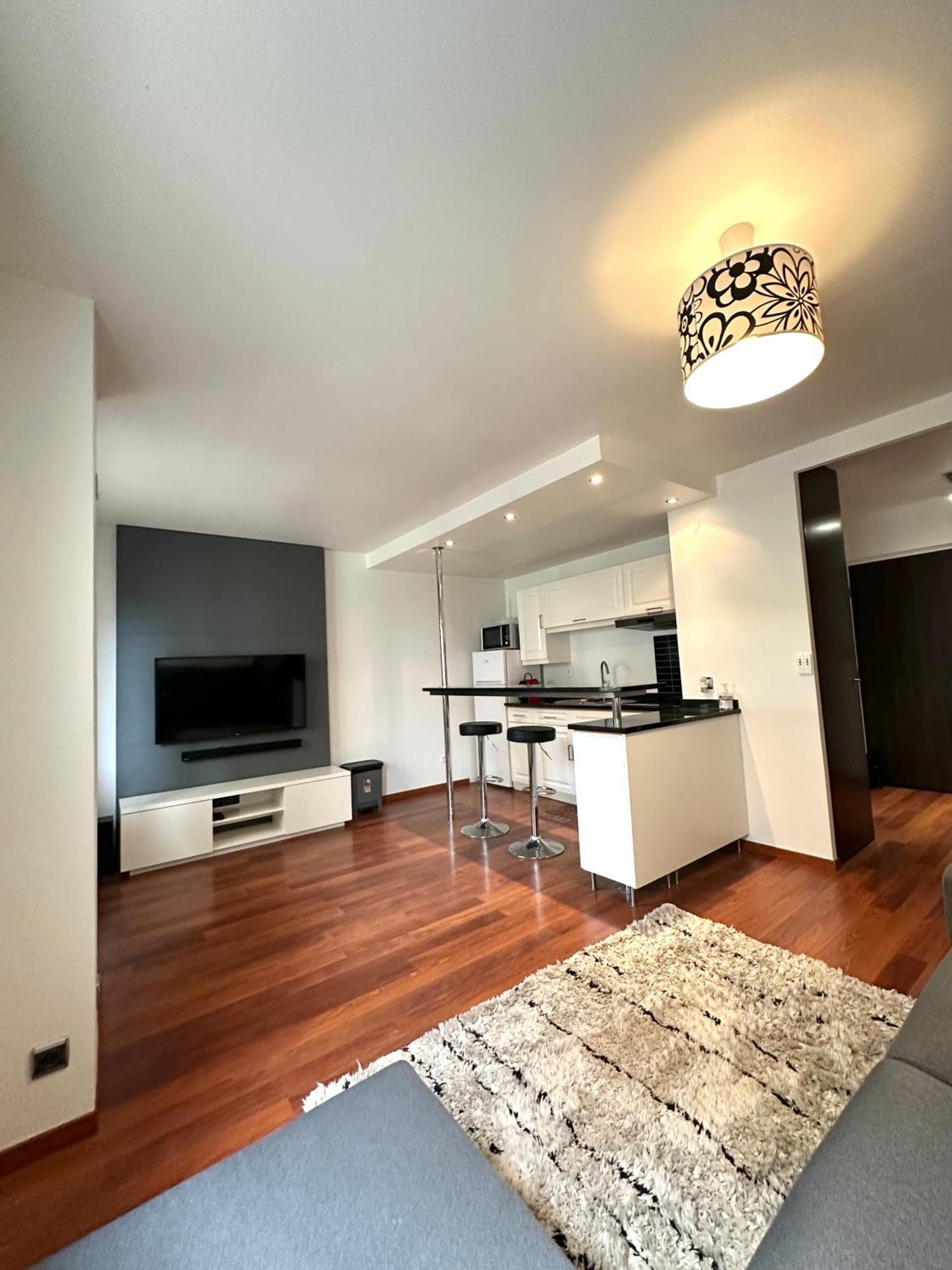 L'Athos - Appartement Equipe - Entre Paris Et Versailles - Haut Debit Garches Eksteriør bilde