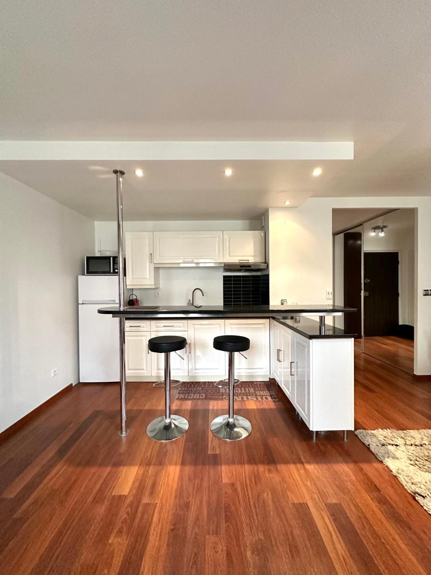 L'Athos - Appartement Equipe - Entre Paris Et Versailles - Haut Debit Garches Eksteriør bilde